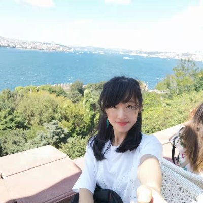 Profile Picture of Lily Liu (@smilelily520) on Twitter