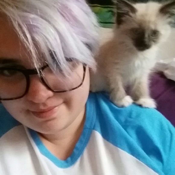 Rileigh Barradale - Poshmark Profile Picture of Rileigh Barradale (@rlbbass) on Poshmark