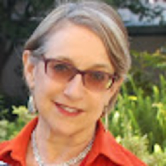 Profile Picture of Barbara Loebel (@barbaraloebel) on Poshmark
