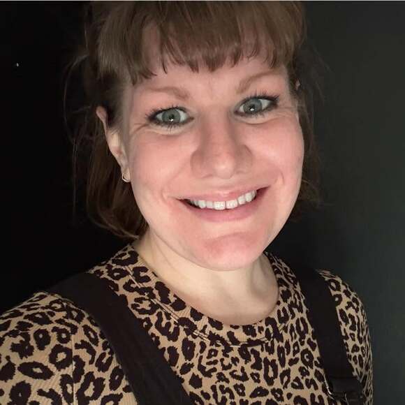 Profile Picture of Amanda Woehlert (@amandawoehlert) on Poshmark