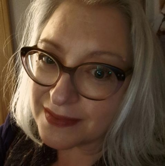 Profile Picture of Trisha Dee (@trishadee515) on Poshmark