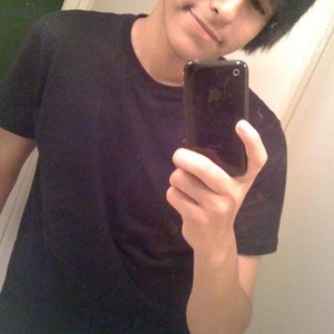 Profile Picture of Arnold Maldonado (@p0pc0rn_10v3r) on Myspace