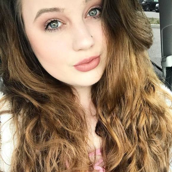 Profile Picture of Brittany christina Freday (@bfreday) on Poshmark