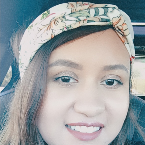 Profile Picture of Yolanda Acosta (@yolandaloveee) on Poshmark