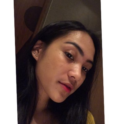 Profile Picture of Lorely Sia (@lorelysia) on Twitter