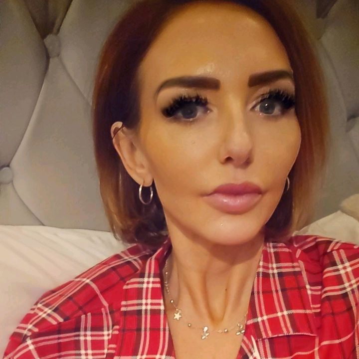 Profile Picture of Lisa Barnfield (@lisabarnfield) on Tiktok