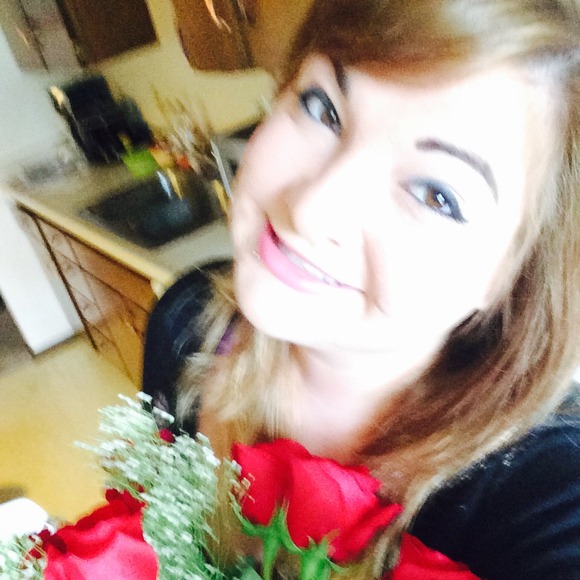 Shayna Syverson - Poshmark Profile Picture of Shayna Syverson (@shaydizz) on Poshmark