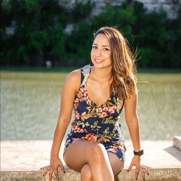 Profile Picture of Melissa Coffman (@meliss927) on Poshmark