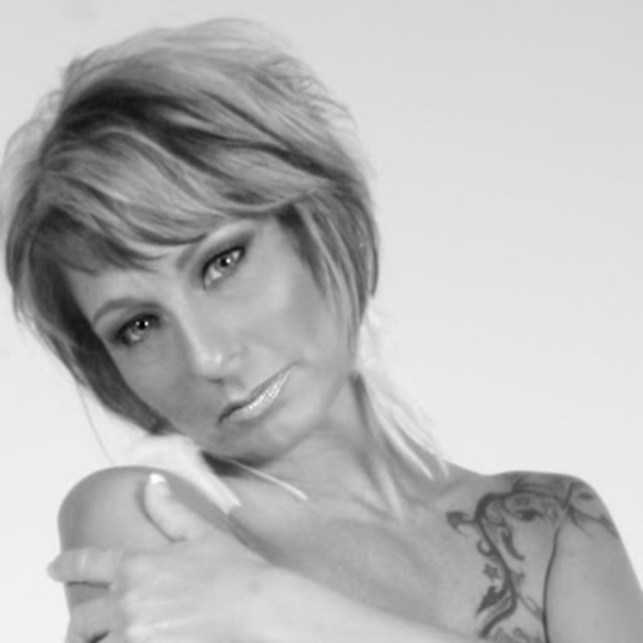 Profile Picture of Amy Mudrak (@raerae698) on Poshmark