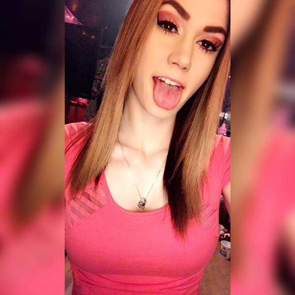 Profile Picture of Miranda Massey (@mandapandan) on Poshmark