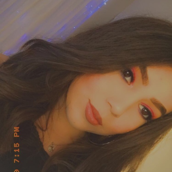Ruby Meza - Poshmark Profile Picture of Ruby Meza (@ruby_mezzaa) on Poshmark