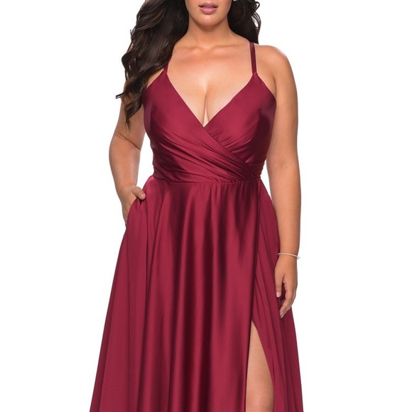 Profile Picture of Danielle Horwedel (@dhorwedel) on Poshmark