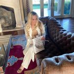 Profile Picture of Rebecca (@rebecca__plus_) on Instagram