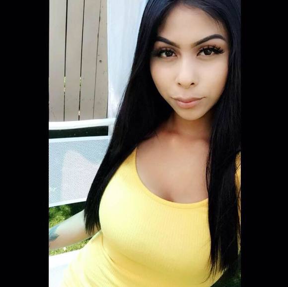 Profile Picture of Jackie Ledesma (@xxoojackiee) on Poshmark