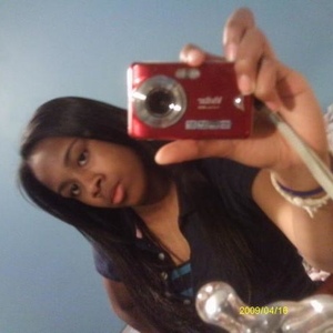 Profile Picture of Christine Aponte (@queenofcheeze) on Myspace