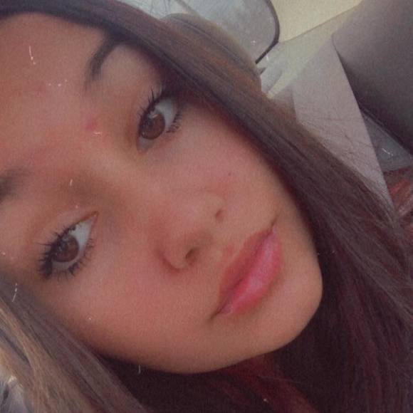 Profile Picture of Madison Springer (@madisonspringer) on Poshmark