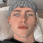 Profile Picture of ⠀⠀⠀𝗔𝗥𝗧𝗛𝗨𝗥 𓇢 𝖢𝖠𝖫𝖧𝖮𝖴𝖭 (@italianroads) on Instagram