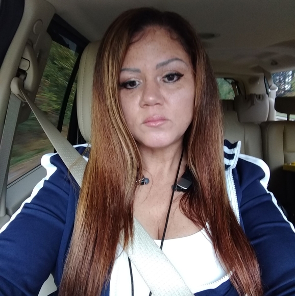 Profile Picture of Amber Bumpus (@mzbumpus) on Poshmark