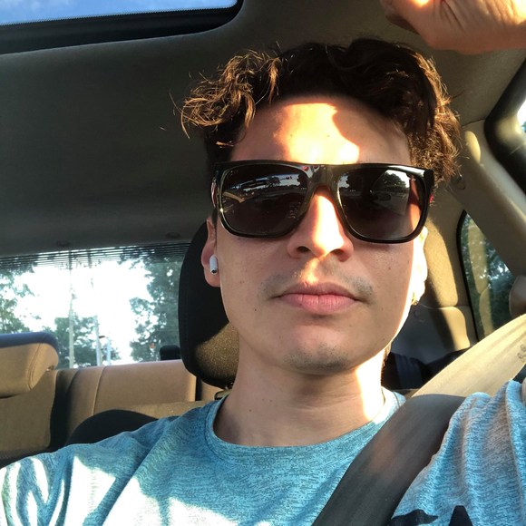Profile Picture of Tiago Sobral (@tiagoxsx) on Poshmark