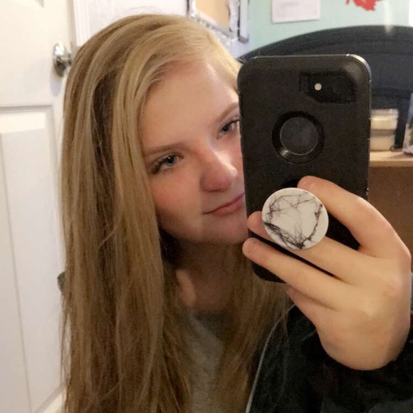 Profile Picture of Brianna Walden (@briannawalden3) on Poshmark