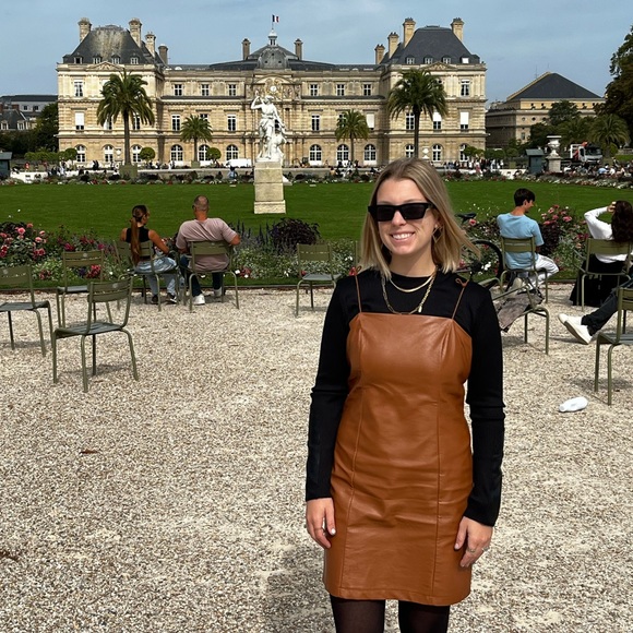 Profile Picture of Mallory Decesare (@mallorydecesare) on Poshmark