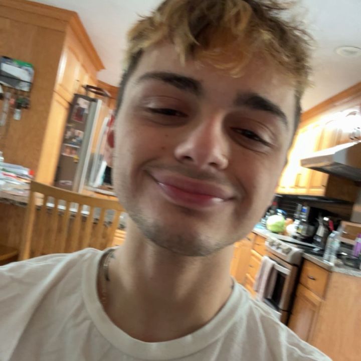 Profile Picture of Cor Giraffe (@coreygiraffe) on Tiktok
