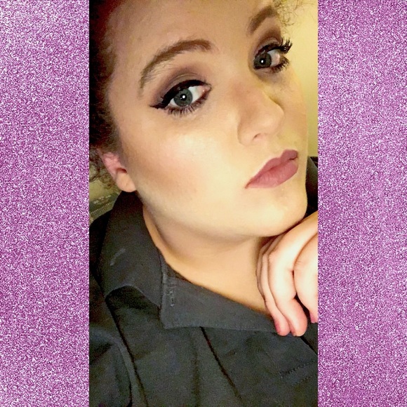 Brianna Sitz - Poshmark Profile Picture of Brianna Sitz (@briannasitz01) on Poshmark