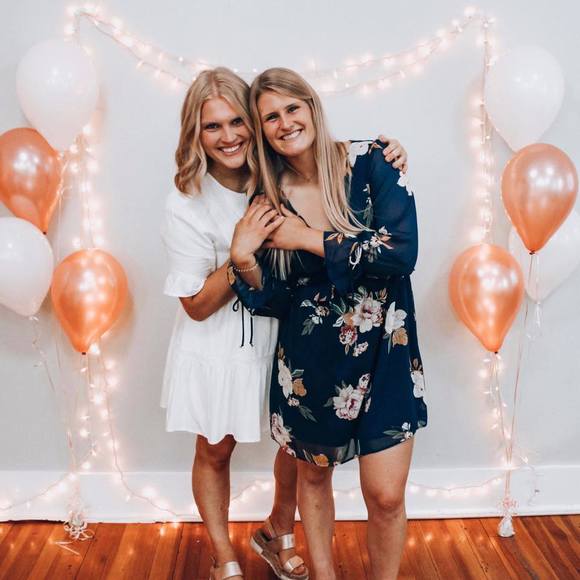 Profile Picture of Katie Squier (@squi_squi) on Poshmark