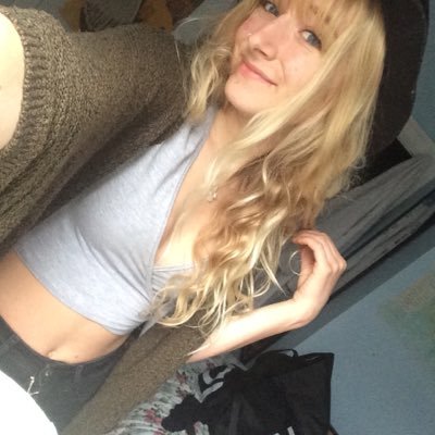 Profile Picture of Abbey Farmer (@abbeymcfarmer) on Twitter