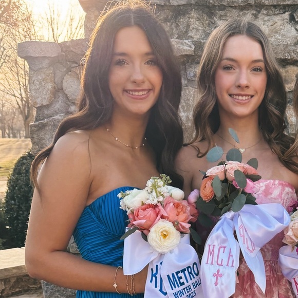 Kate Crook - Poshmark Profile Picture of Kate Crook (@katecrook148) on Poshmark