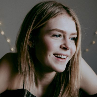 Profile Picture of Alexa Elle Smith (@AElleSmith) on Twitter