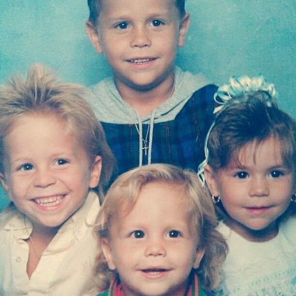 Profile Picture of Samantha Crafford (@sjcrafford) on Poshmark