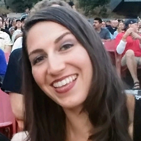 Profile Picture of Sarah Stallman (@sarahs8719) on Poshmark