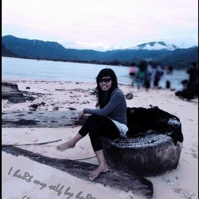 Profile Picture of Geni Bell (@genibells) on Twitter