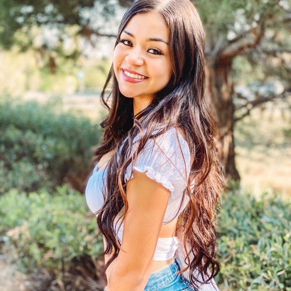 Profile Picture of Isabel Ramirez (@ramireis) on Poshmark