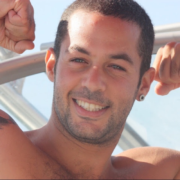 Profile Picture of Shlomo Danon (@shlomodanon) on Poshmark