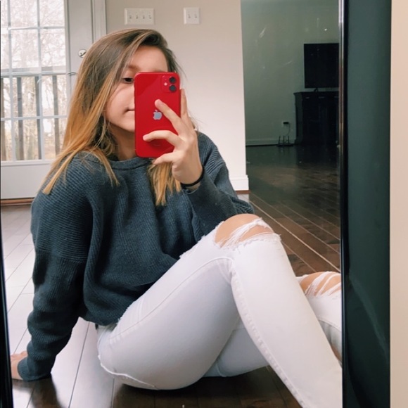 Profile Picture of Valentina Mozolina (@valmoz) on Poshmark