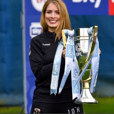 Profile Picture of Lisa O'Halloran (@LisaOH08) on Twitter