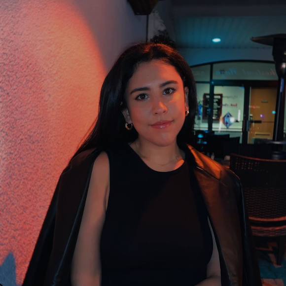 Profile Picture of Erica Bogert (@erica_bogert) on Poshmark