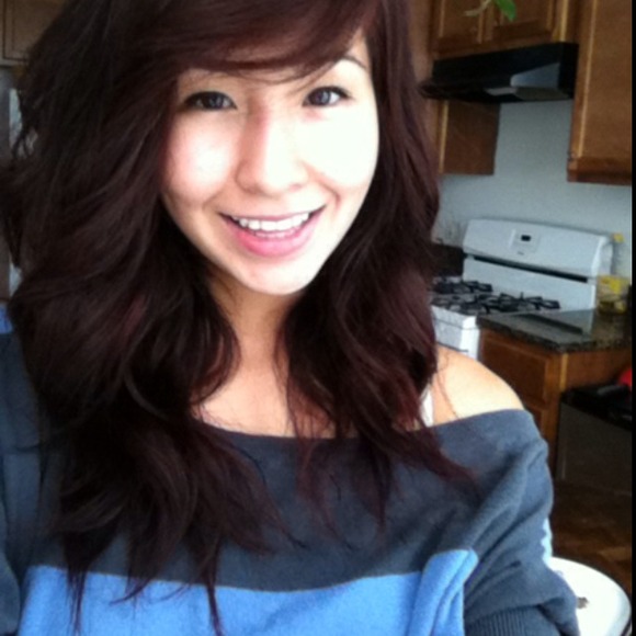 Profile Picture of Erika Valdivia (@imaginethat09) on Poshmark