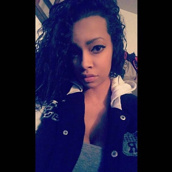 Profile Picture of Claudia Scott (@diadia13) on Poshmark