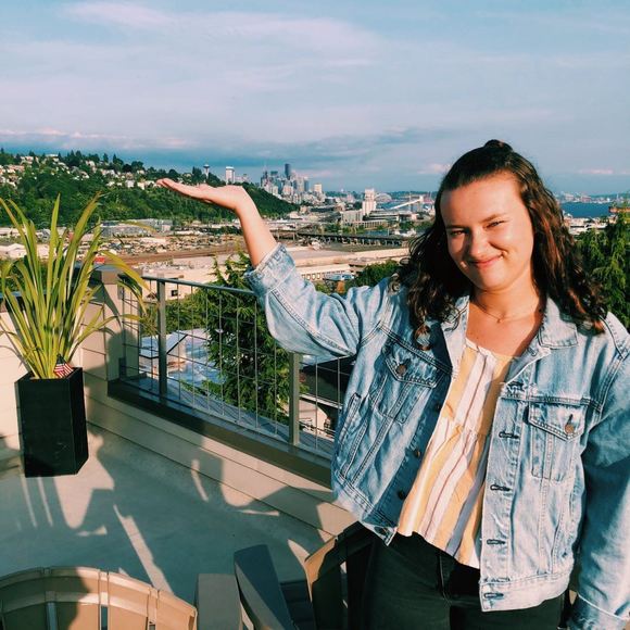 Profile Picture of Lily Whitenack (@lilywhitenack) on Poshmark