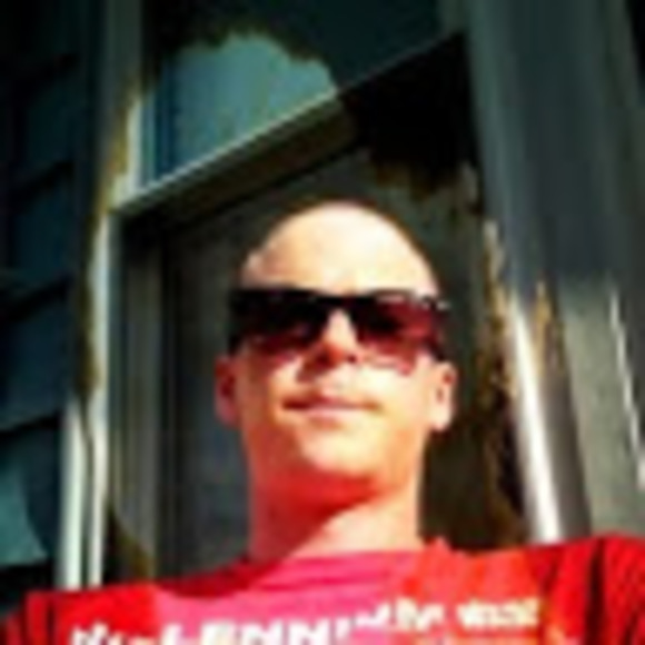 Profile Picture of Shawn Humphreys (@shawn_humphreys) on Poshmark