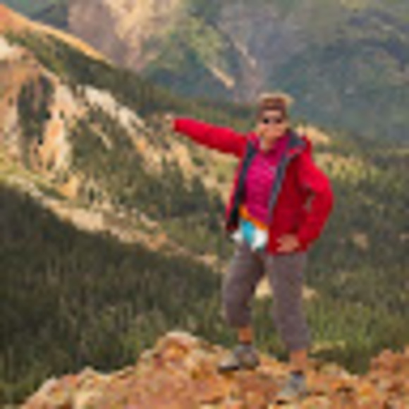 Lorena Gunn - Poshmark Profile Picture of Lorena Gunn (@lorenagunn) on Poshmark