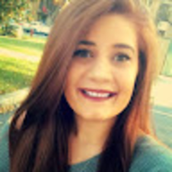 Profile Picture of Rachael Ermatinger (@rermatinger21) on Poshmark