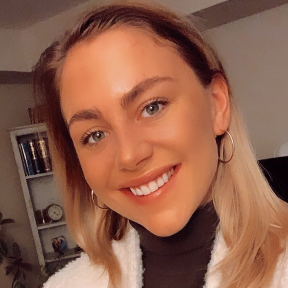 Michelle Beauparlant - Poshmark Profile Picture of Michelle Beauparlant (@mipb) on Poshmark