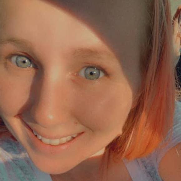 Profile Picture of Jess Lowder (@jess7101989) on Poshmark