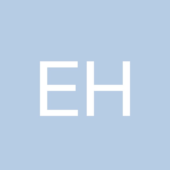 Profile Picture of Elizabeth Harshman (@e_harshman) on Poshmark