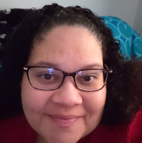 Monique Ganswith - Poshmark Profile Picture of Monique Ganswith (@moniqueganswith) on Poshmark