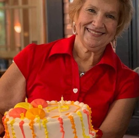 Profile Picture of Sharon Malik-roberts (@exemplarystuff) on Poshmark